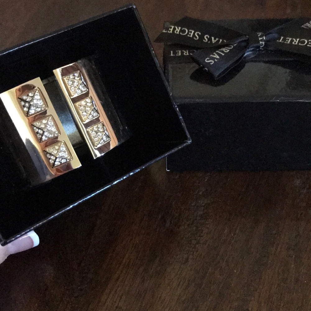 Victoria’s Secret gold bracelet/cuff w/rhinestones
